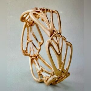 Tommy Bahama NWT Gold Coast Shell Stretch Bracelet